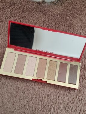 Estee Lauder Neutral Eyeshadow Palette — Cream, Beige, Taupe, Brown Shades